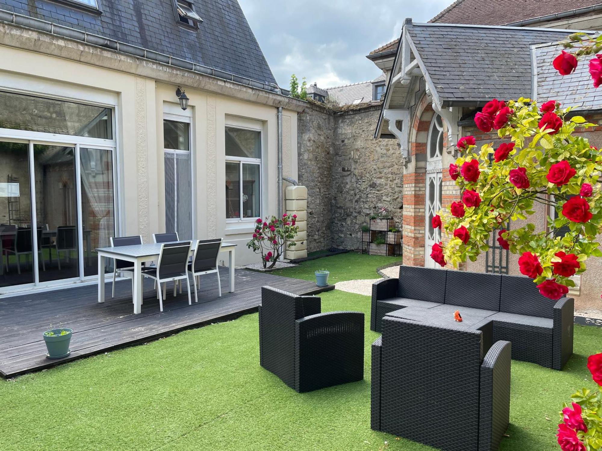 Les Hotes D'Eloise Laon Exterior photo